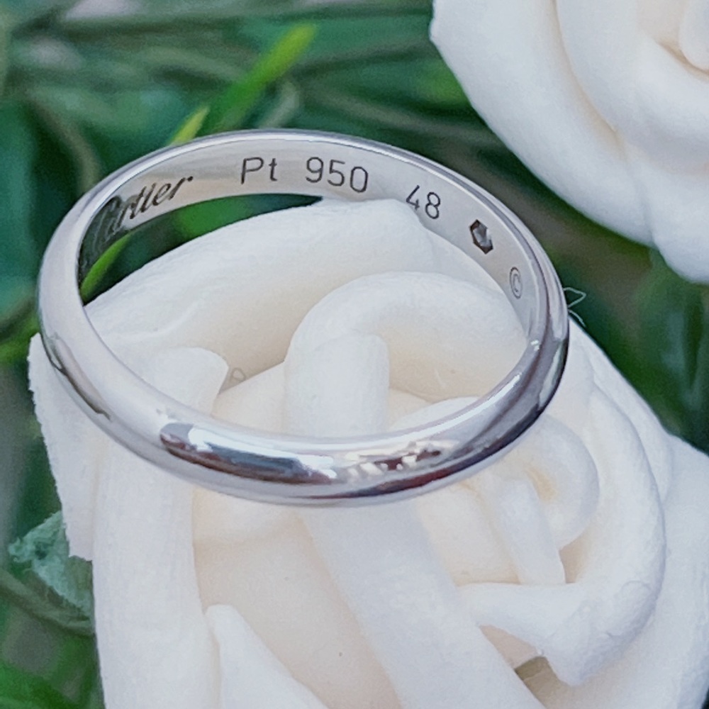 Cartier 1895 Wedding Band with a Diamond - Picture 6 of 8